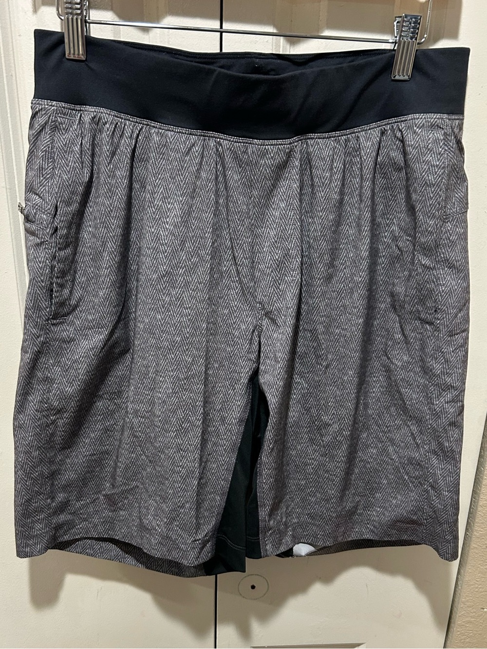 Lululemon T.H.E Lined Men’s Athletic Shorts 9” , Medium